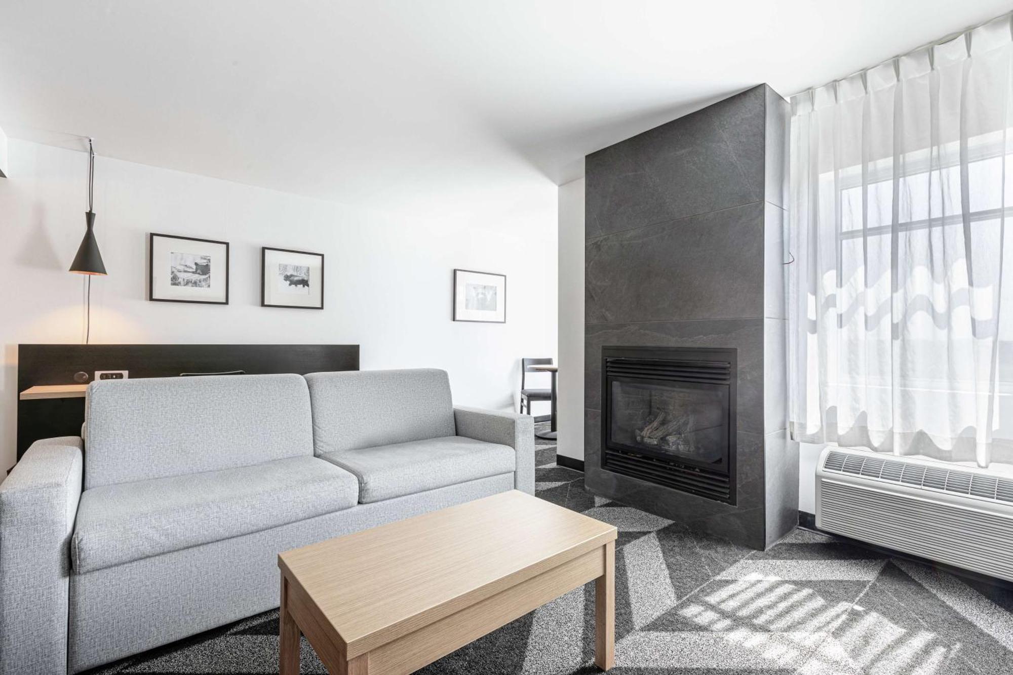 Doubletree By Hilton Quebec Resort Bagian luar foto